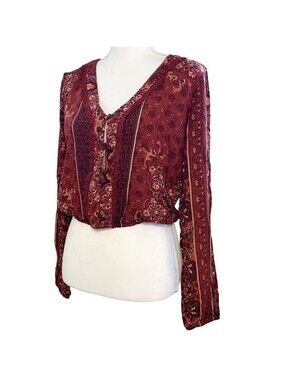 Kendall + Kylie Crop Top Women M Red Paisley Boho Lace V-Neck Festival Blouse
